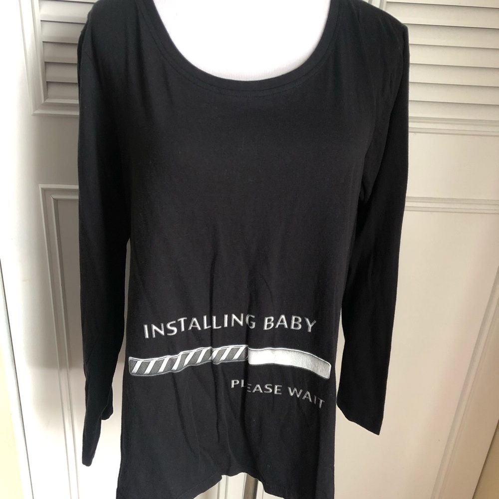 “Installing Baby” size large Maternity top Vguc